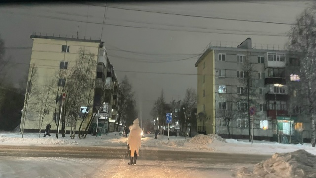 Люди, вы чокнулись? Что за издевательство? Рядом пешехо...