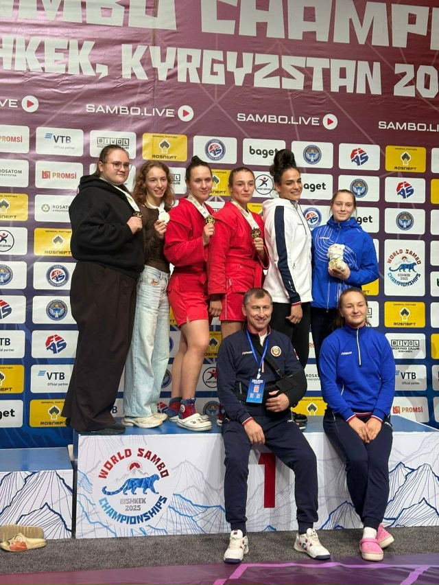 Впервые в истории весь пьедестал женского спортивного...