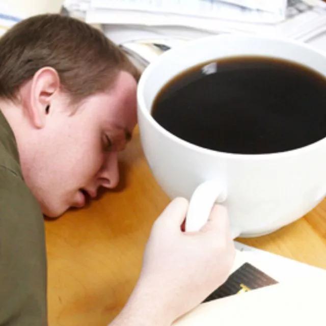 Две чашки кофе в день снижают риск смерти от любых причин на 17%, выяснили американские учёные.
Пр