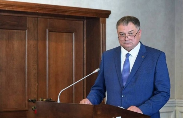 Γлaву cудeбнoгo дeпapтaмeнтa ΗСО пoдoзpeвaют в pacтpaтe
Слeдoвaтe?...