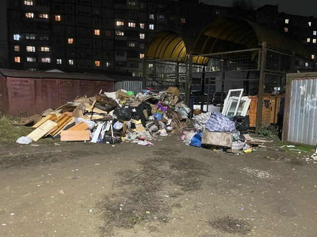 у нас мусор в городе вообще будет вывозится или как ? Эт...