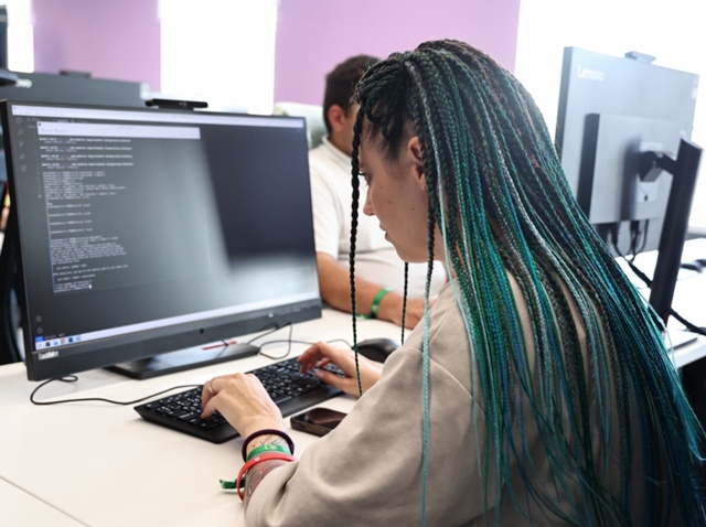 ? Зумеров учат офисному этикету
Американские работо?...