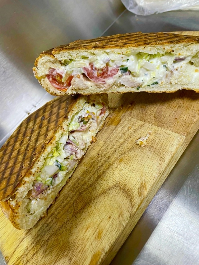 Не можешь выбрать между шаурмой, шашлыком, картошкой ф?...