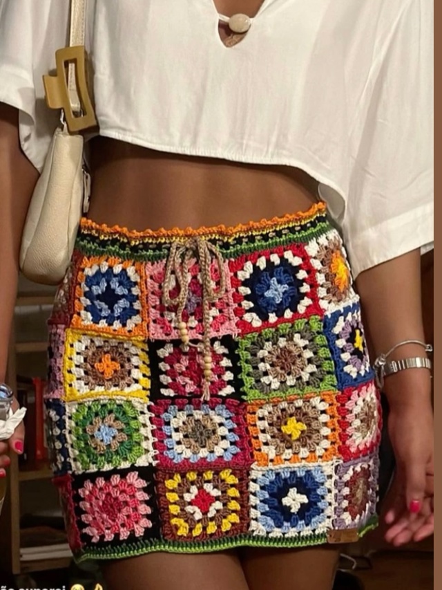 Начала вязать прикольную юбку