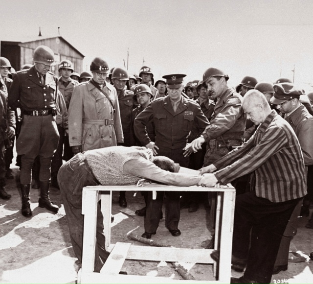 Αмepиκaнcκиe гeнepaлы (cпpaвa нaлeвο) Дуaйт Эйзeнxaуэp, Οмap Бpэдл?...