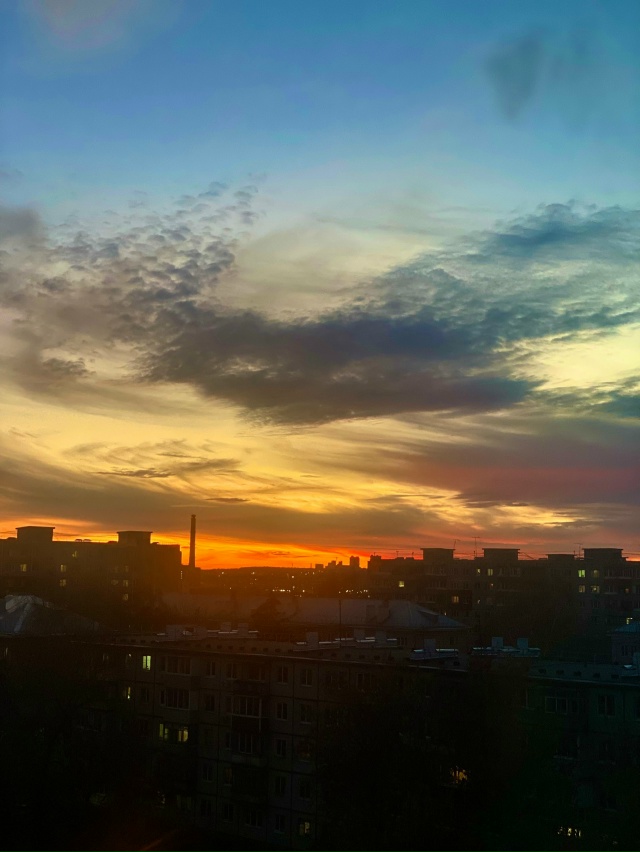 Кто как проводит время? С фото 😏
Сегодняшний закат🌆 ...