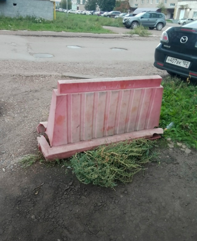 Если вам вдруг не хватает дорожных ограждений — смело ...