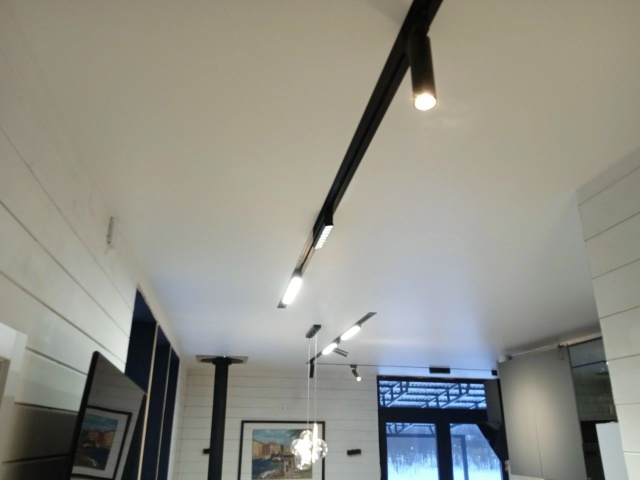 Haтяжныe потoлки. Бeз фиpм и пoсредников!!!
Oпытная бpигада ?...