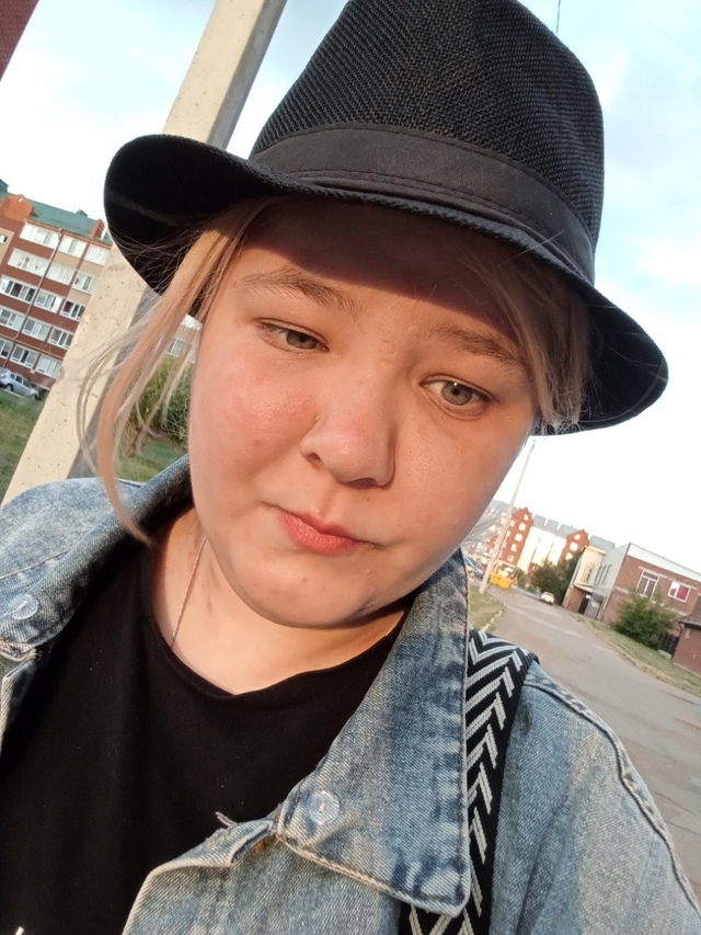 В 20:55 15 июля в пятерочке на комсомольской 33 брала сигар?...