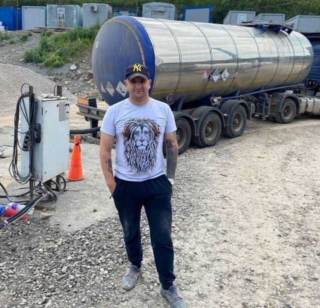 Обычный работяга из Ханты-Мансийска в качестве 13-й зар?...