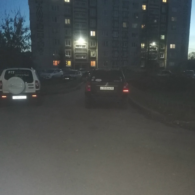 Анонимно.
Автохамам, живущим в доме 13 на улице Грибоедо...