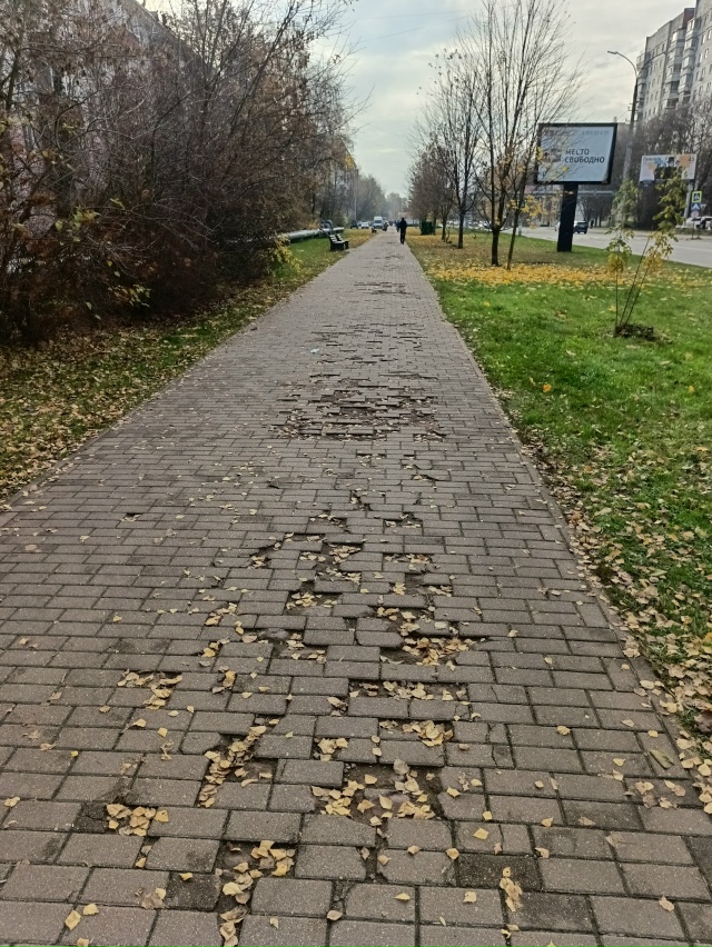 Улица Гурьева.
Позорище 🤢 — не проехать, не пройти.
Пр?...