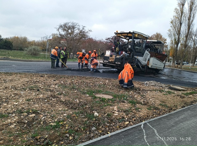 Аллея Дружбы, лот 2
Сегодня бригада асфальтеров Азимут...