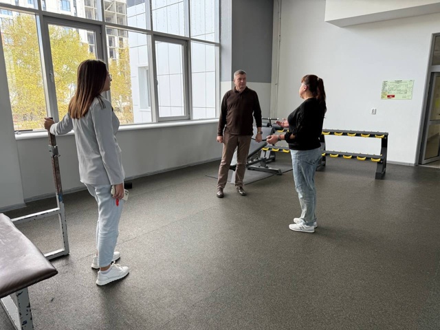 Проверил ход ремонта стадиона Дворца спорта им. Ю.А. Га?...