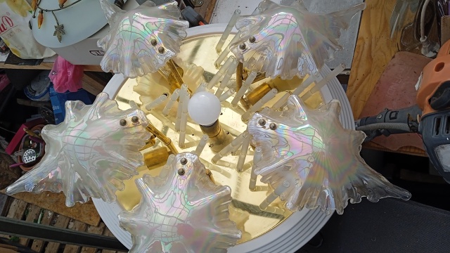 Продаётся: диван, комод, открытый шкаф для белья, зерка?...