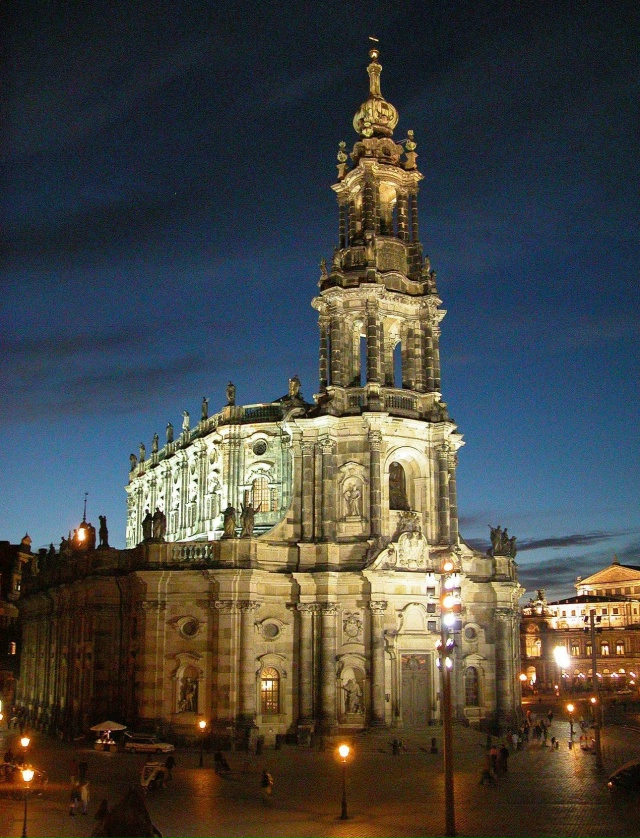 ?Хофкирхе — одна из самых впечатляющих достопримеча?...