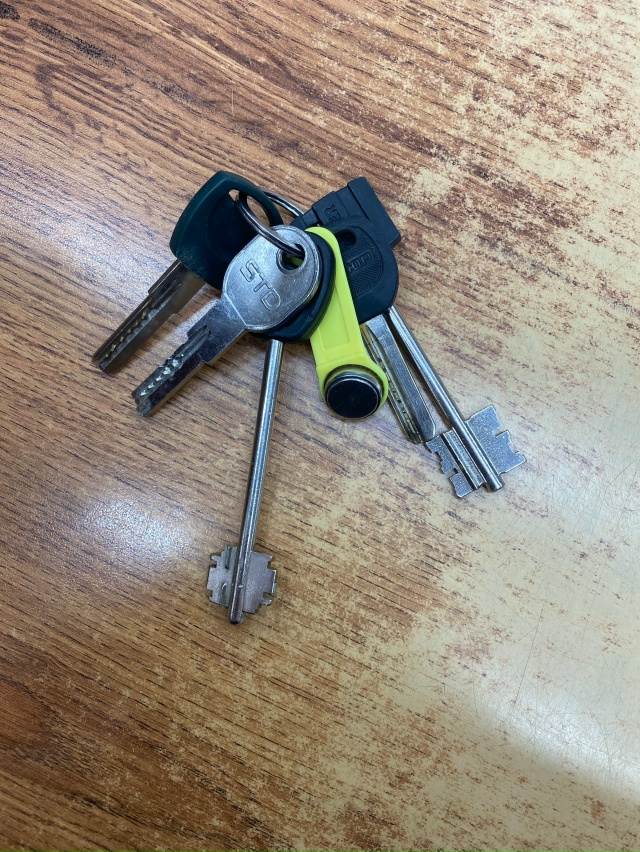 Чья потеря ? Обращаться на Калинина 22 в магазин К&Б.