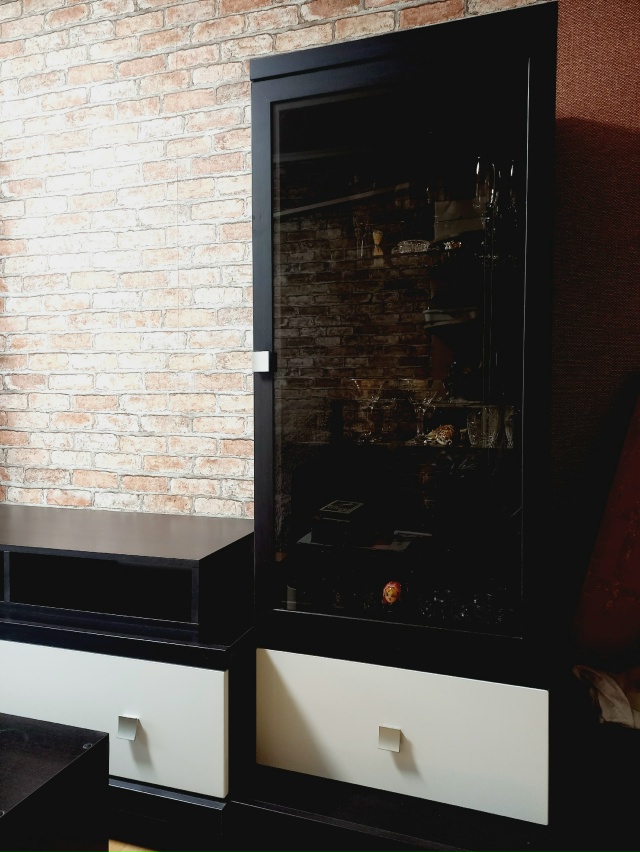 Продам мебель,модульная стенка,состоит из закрытого в?...