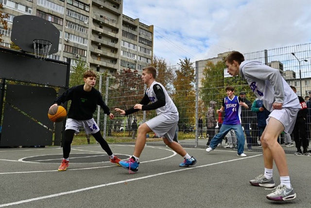 В Тамбове открылась новая уличная спортивная площадка...