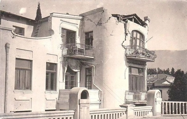 1927 год. Ялта ждала туристов, и казалось, что лето начнёт...