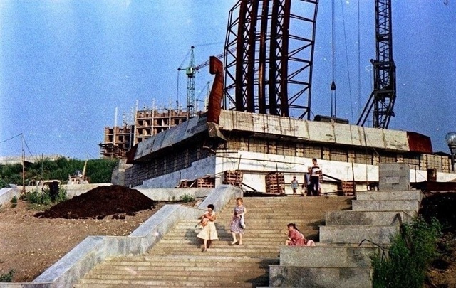 🥰 Строительство набережной 1986 год
Есть те, кто заста?...