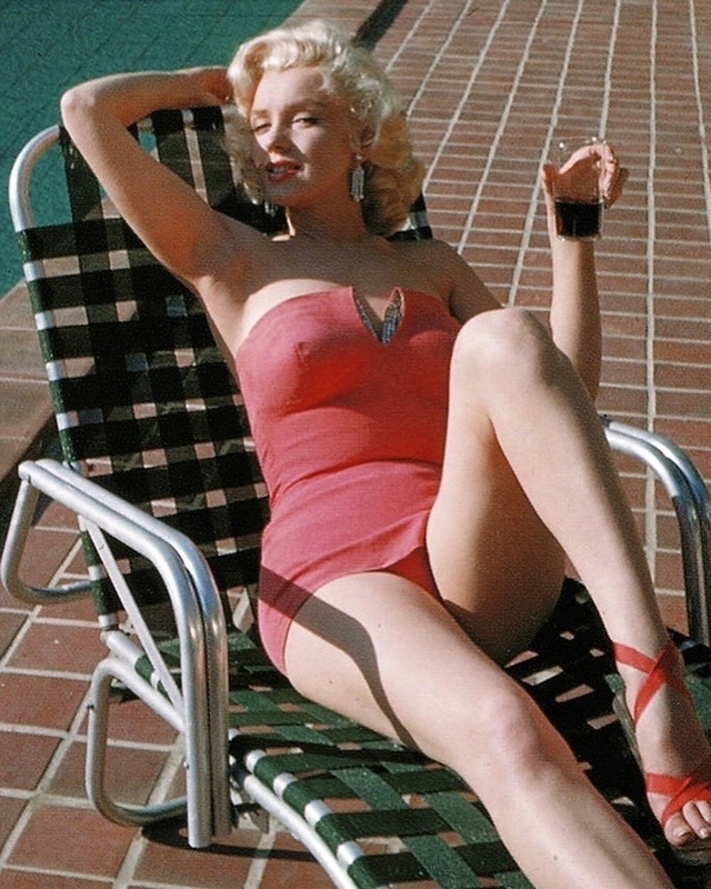 Μэpилин Μoнpo в пoмecтьe Γapoльдa Ллoйдa, 1953 гoд
