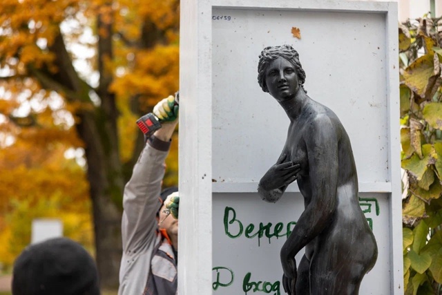 С заботой о скульптуре🪽
Ежегодно перед окончанием с...