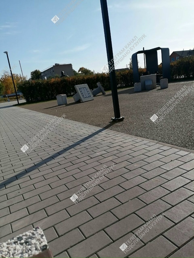 😡Только недавно построили новый парк уже сломали.
Ст...