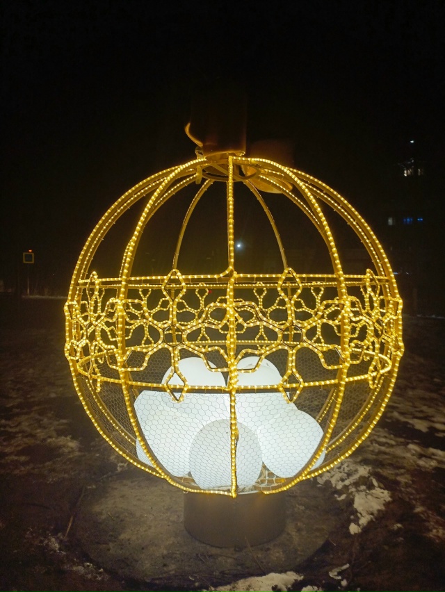 Осташков уже начал наполняться новогодними украшения?...