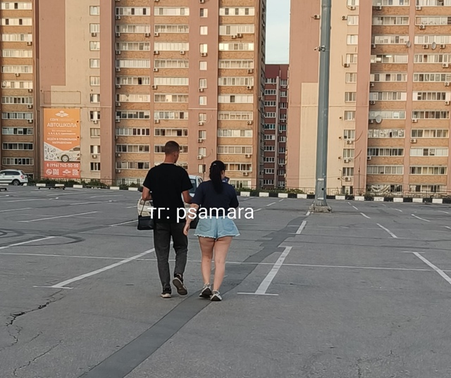 А как вы относитесь к таким коротким шортам? 🤔