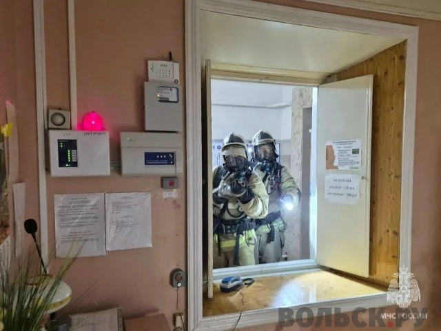 🚨 МЧС перепутало адреса для тушения музея в Вольске
О...