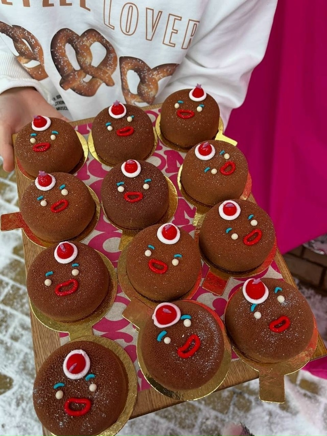 🧁 Идем пробовать новогодние десерты в OMG Coffee
В кофейн?...