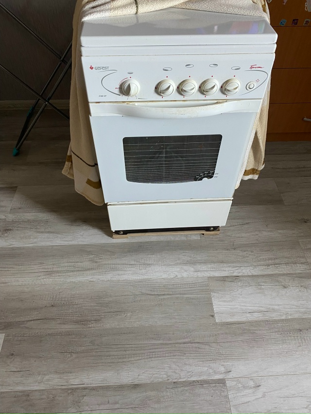 Отдам газовую плиту, рабочая, самовывоз