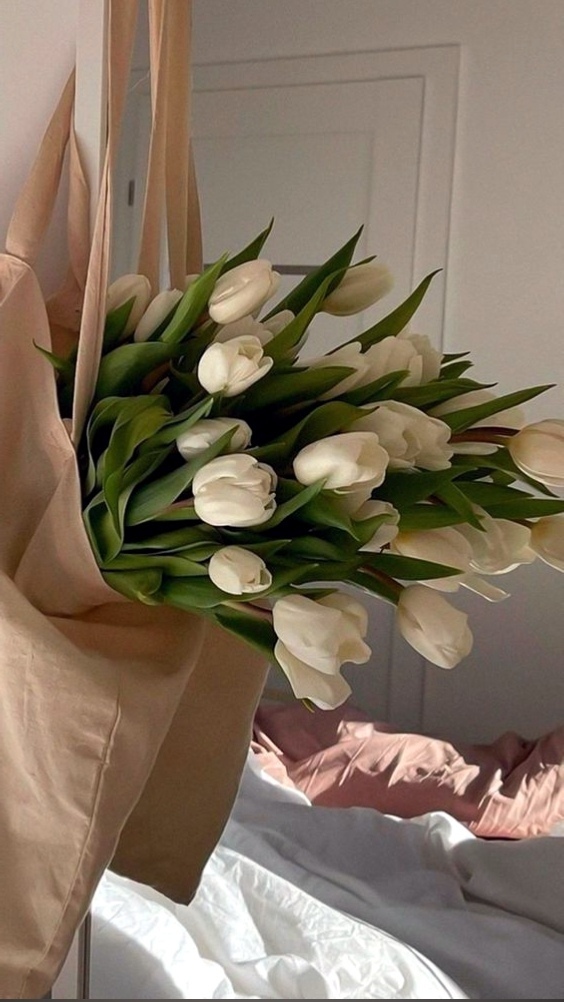 Любить жизнь - это всё делать со вкусом, медленно...
Фи?...