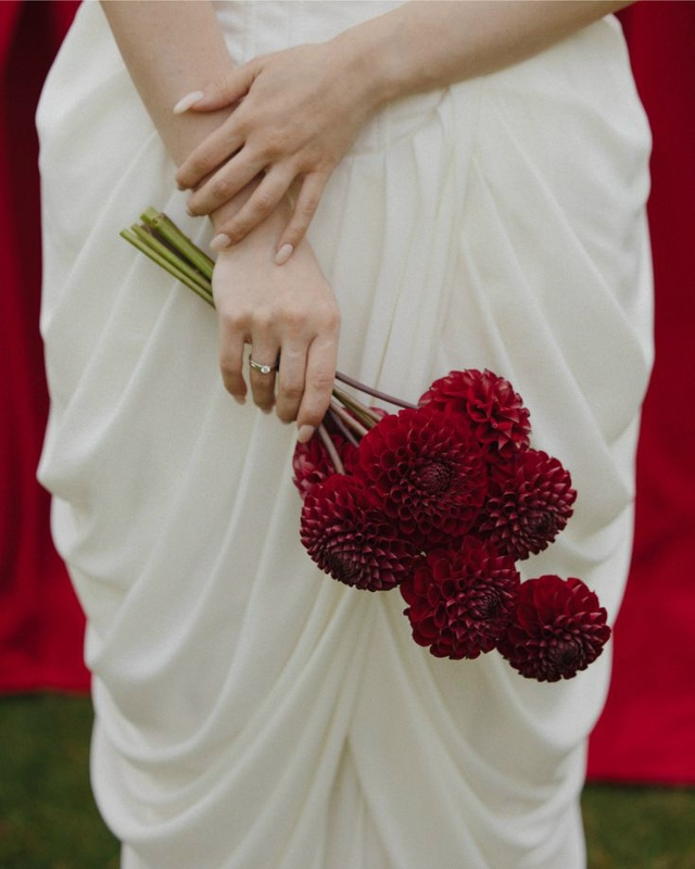 Смелый и непривычный монохром на свадьбе ❤
Вы бы реши?...