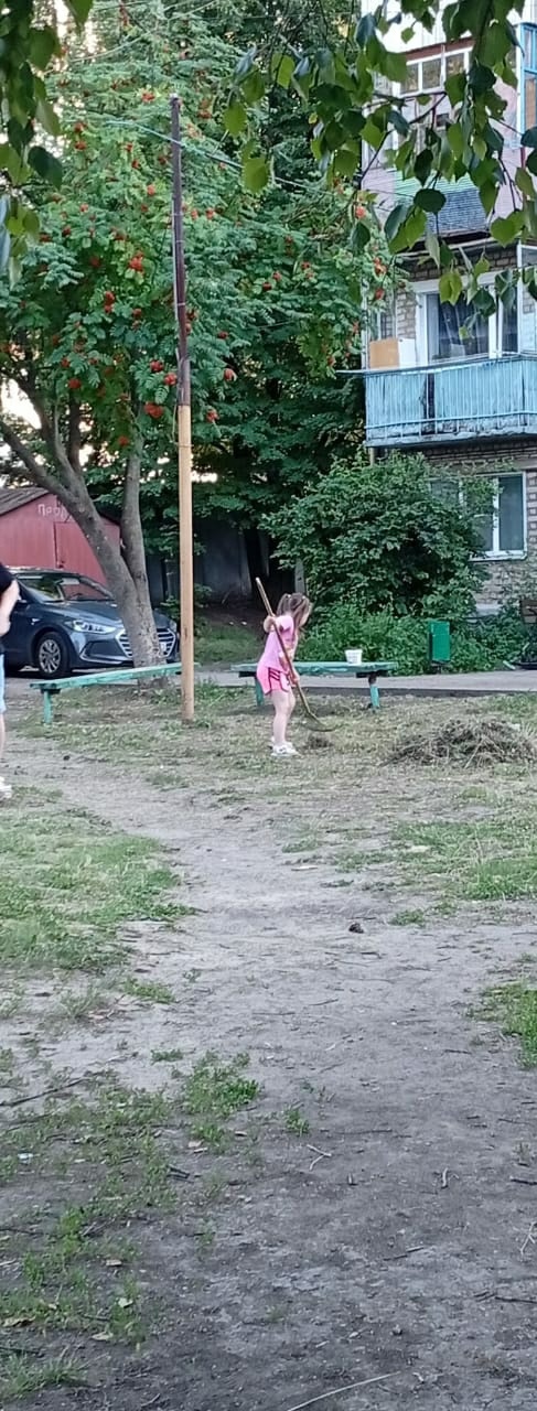 Жители домов по улице Урицкого 31 и Полевая 37 очень долг...