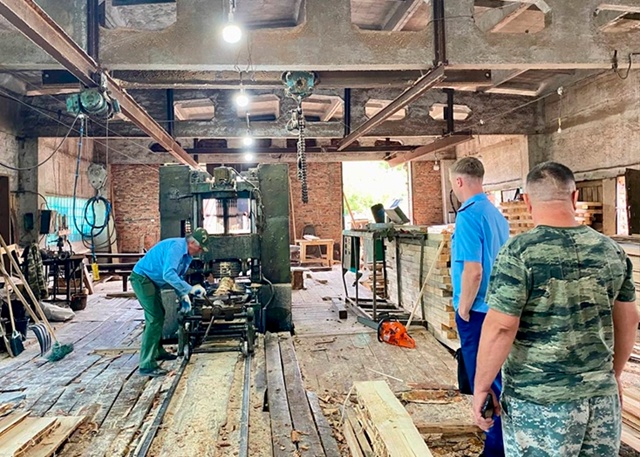 ⚡️ В Вольском лесхозе не выдавали спецодежду
Исполня...
