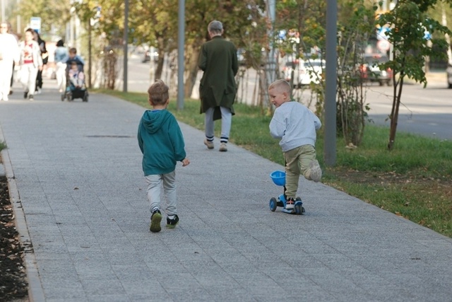 Штрафовать родителей за мат со стороны их детей предло...