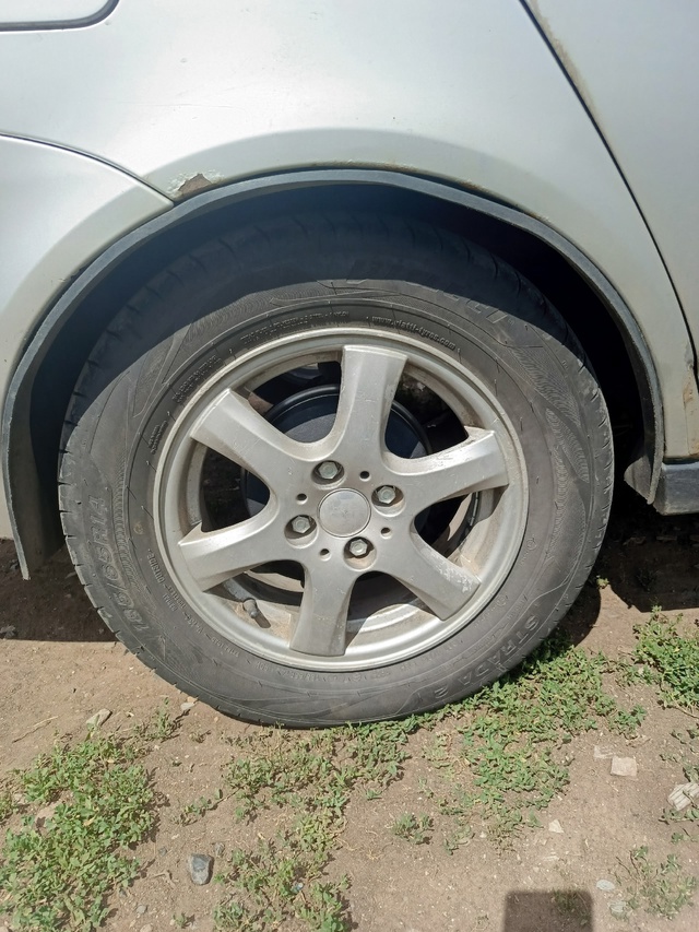 Продам 4 литых диска стоят на Приоре диски ровные не ва?...