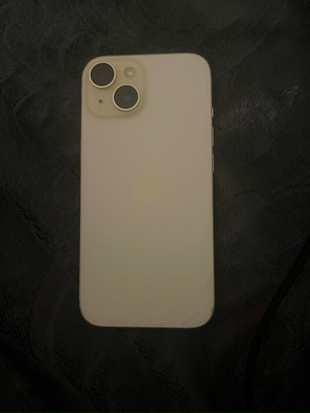 Нашел айфон 15 на станции метро Сенная Площадь, кто скаж...