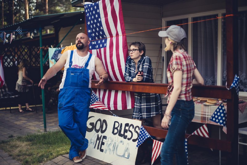 В Польше каждый год устраивают ролевые игры, где участники косят под американцев, отыгрывая все стер