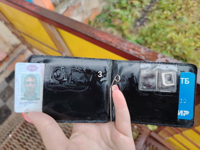 #ПотерялиНашлиПомогите
1 Найдена флешка около храма.
...