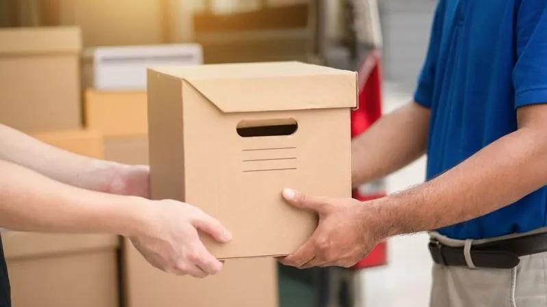 Посылка с человеческими руками пришла женщине вместо лекарств.
Жительница Кентукки ждала обычные ме