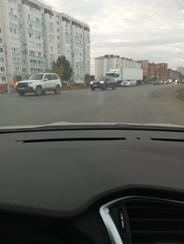 Дружище, пожалуйста измени место стоянки своей фуры. С ...