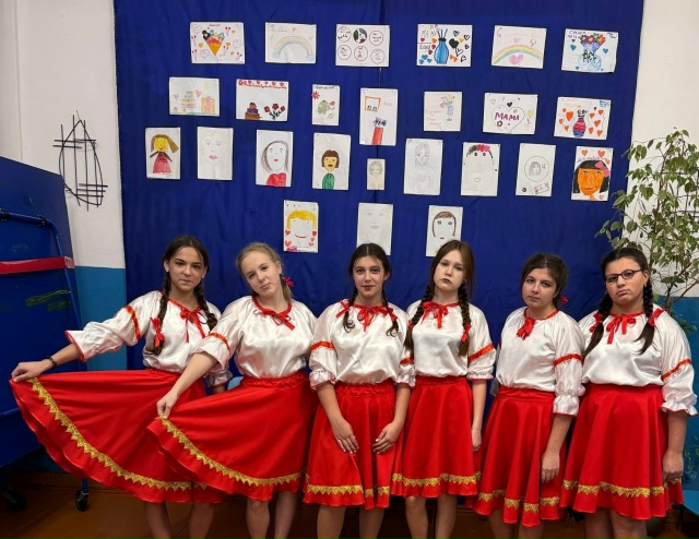 30 ноября в сельском клубе посёлка Угольный прошёл конц...