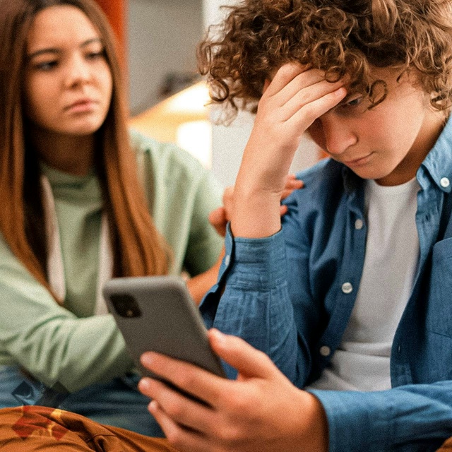 ⚡️В Госдуме предложили запретить детям до 16 лет регис...