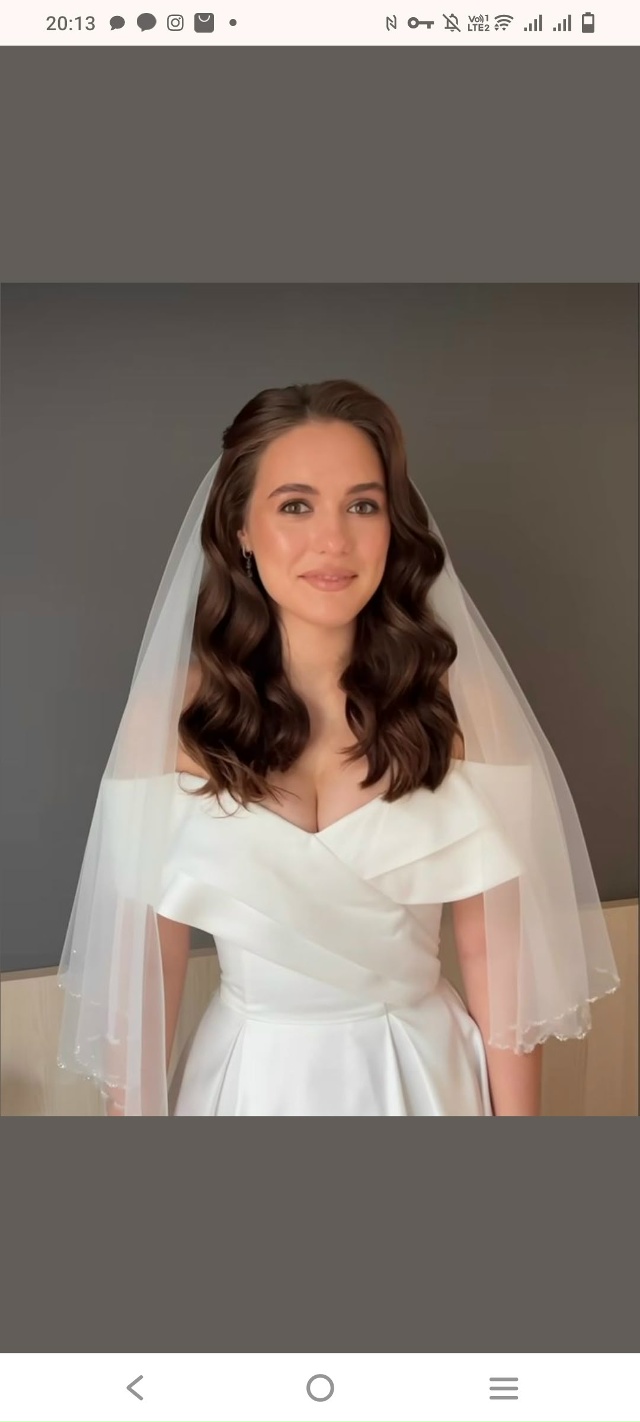 Анонимно
У меня короткая и широкая шея, прическа будет...