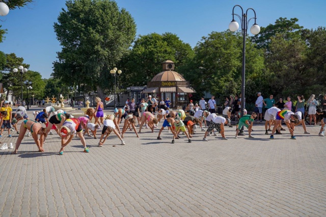 Сегодня мы отмечаем традиционный для нашего города пр?...