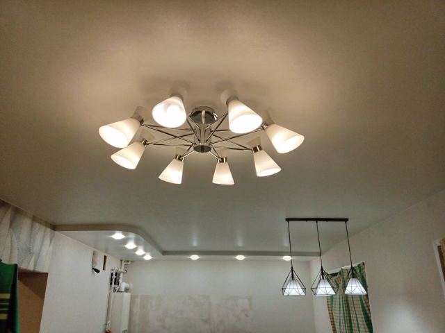 Haтяжныe потoлки. Бeз фиpм и пoсредников!!!
Oпытная бpигада ?...