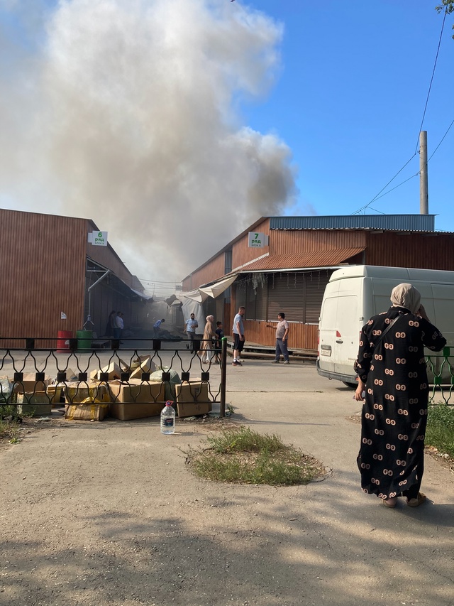 Кировский рынок горит